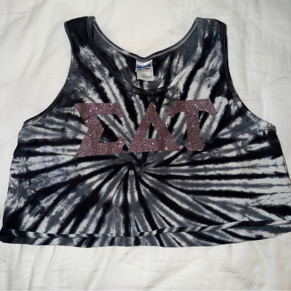 Vintage Sigma Delta Tau Tie Dye Crop Top – Blue & White Sparkle Greek Letters